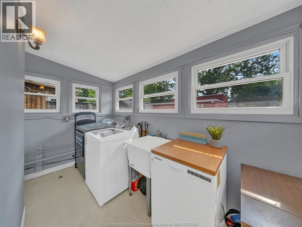 489 MCKAY AVENUE - Image 21