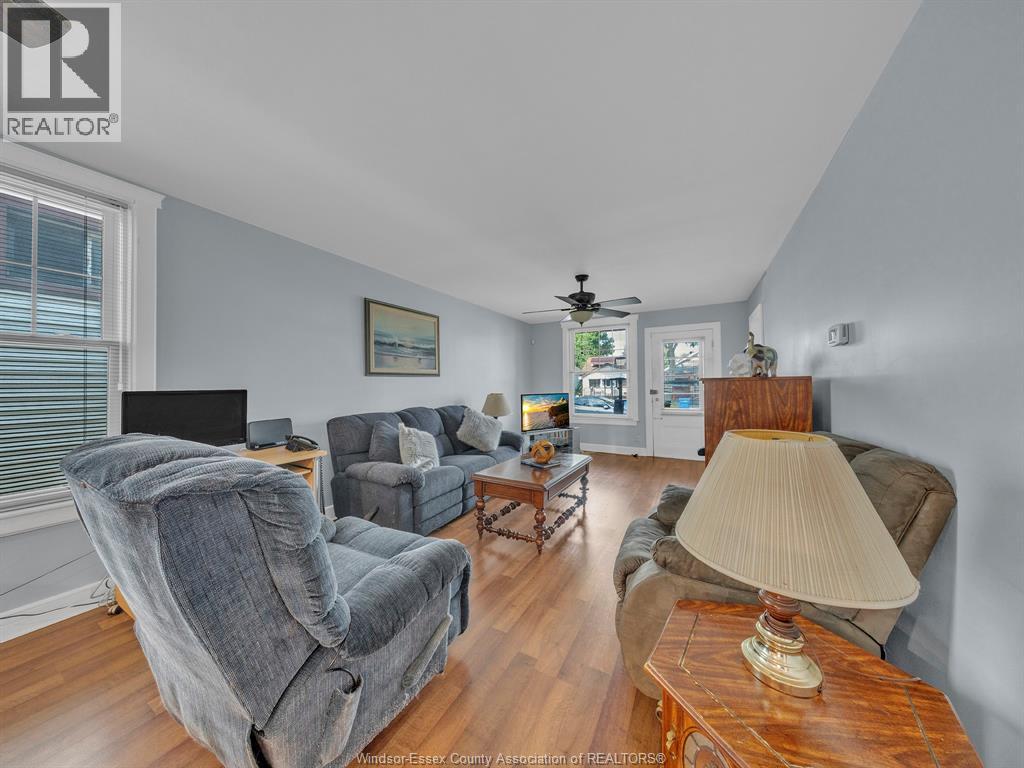489 MCKAY AVENUE - Image 12