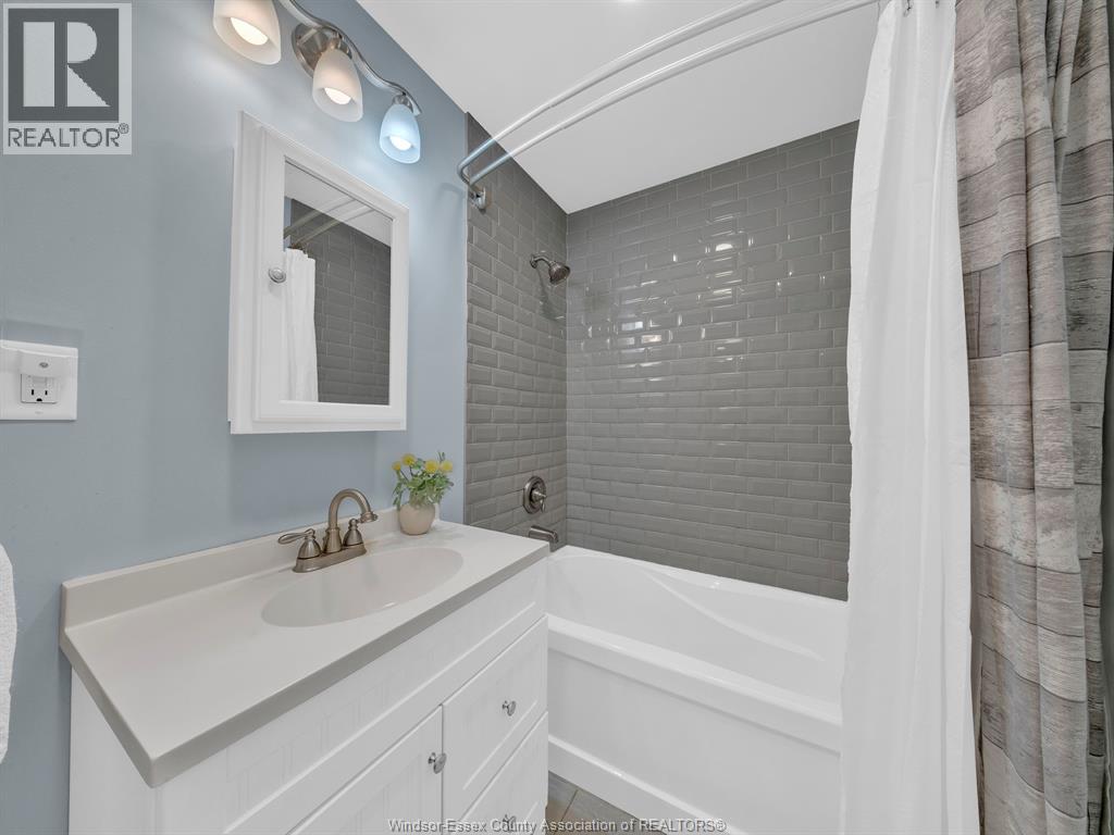 489 MCKAY AVENUE - Image 25