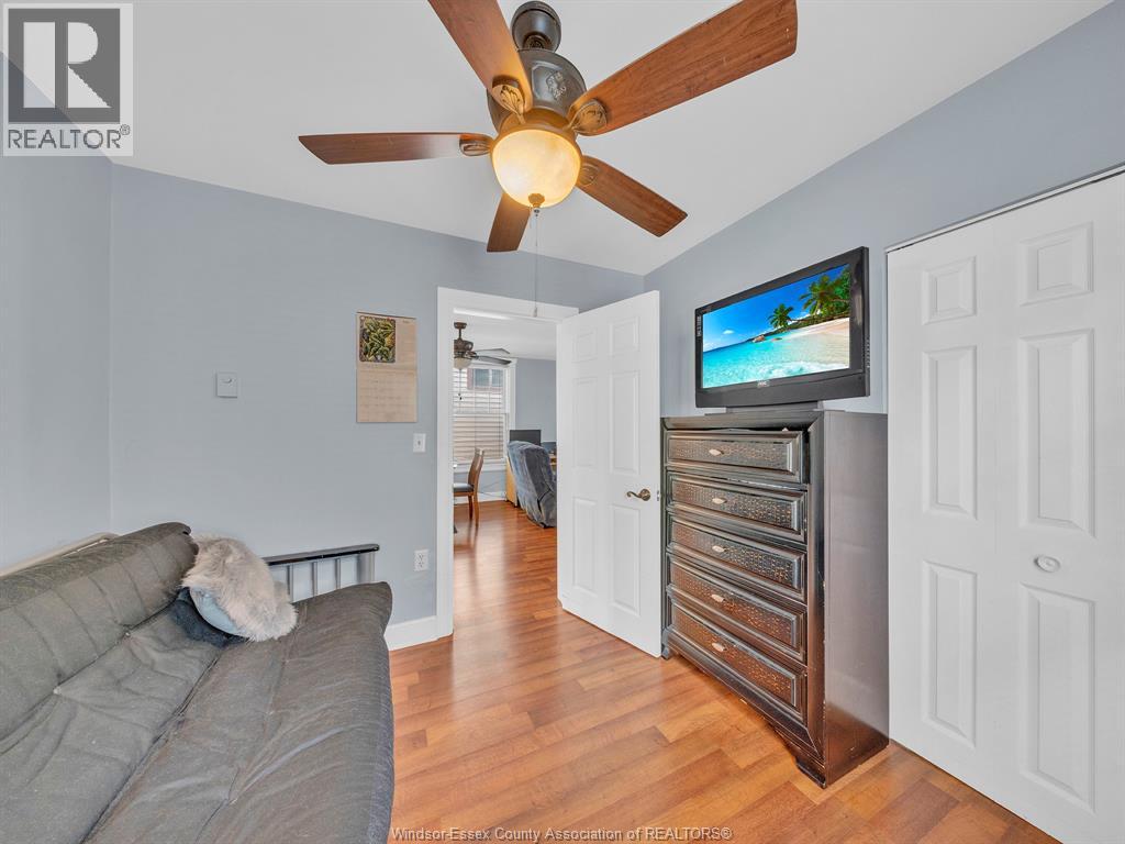 489 MCKAY AVENUE - 28