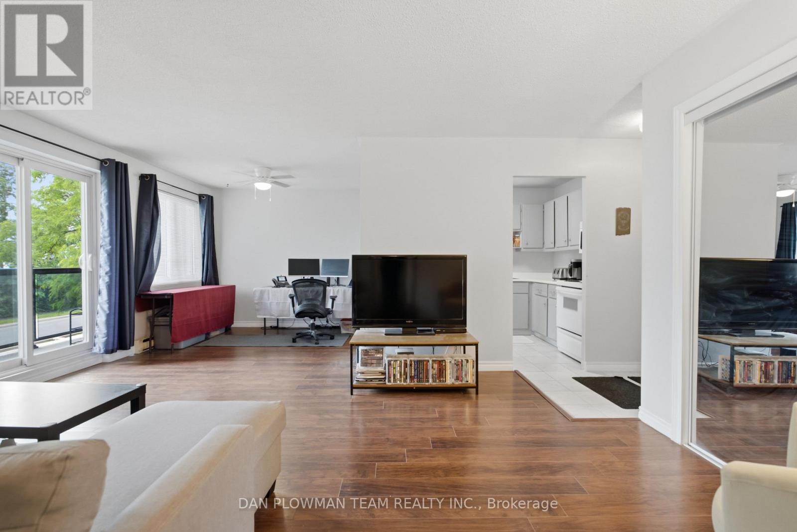 #204 131 TAUNTON ROAD E - 18