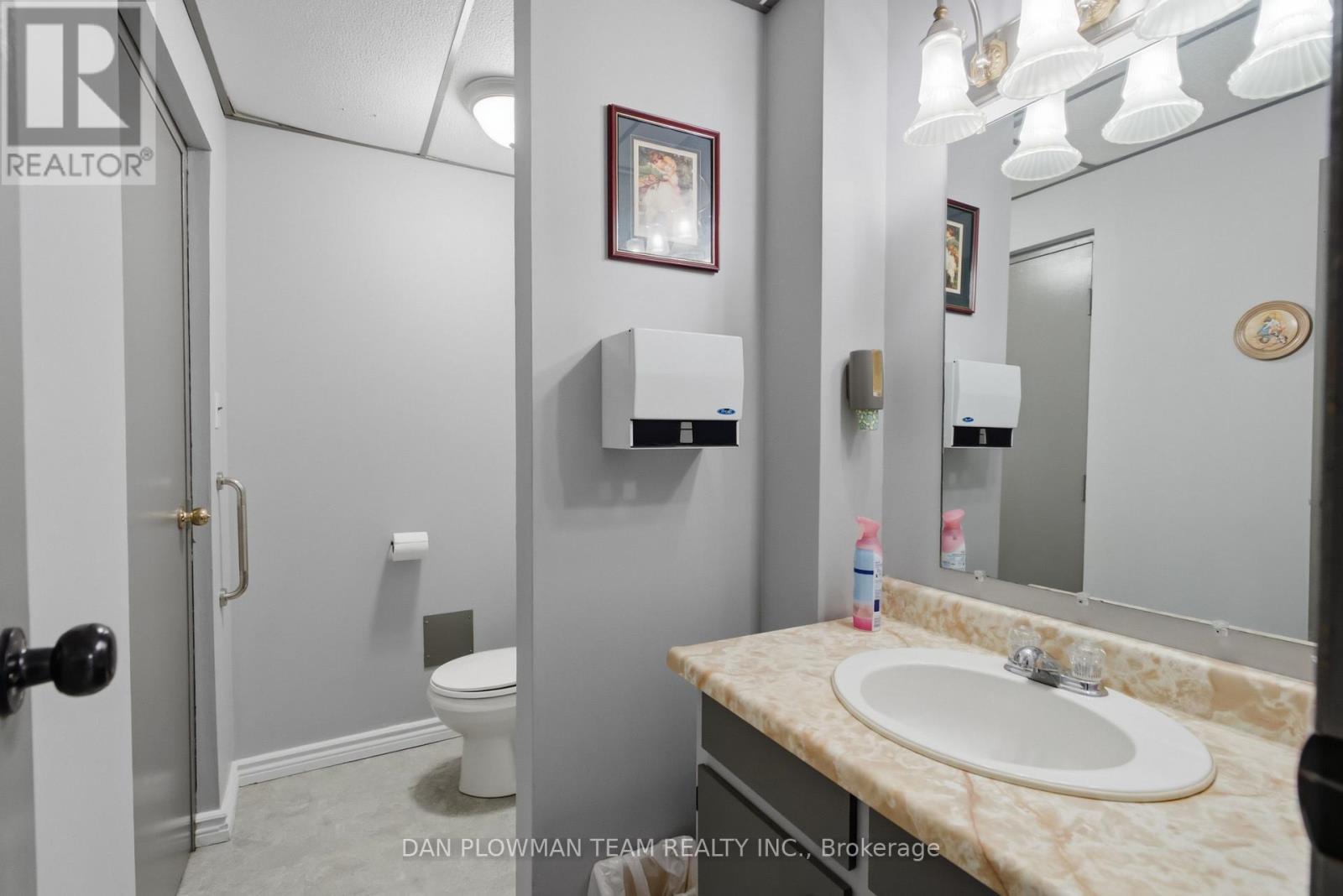 #204 131 TAUNTON ROAD E - 42