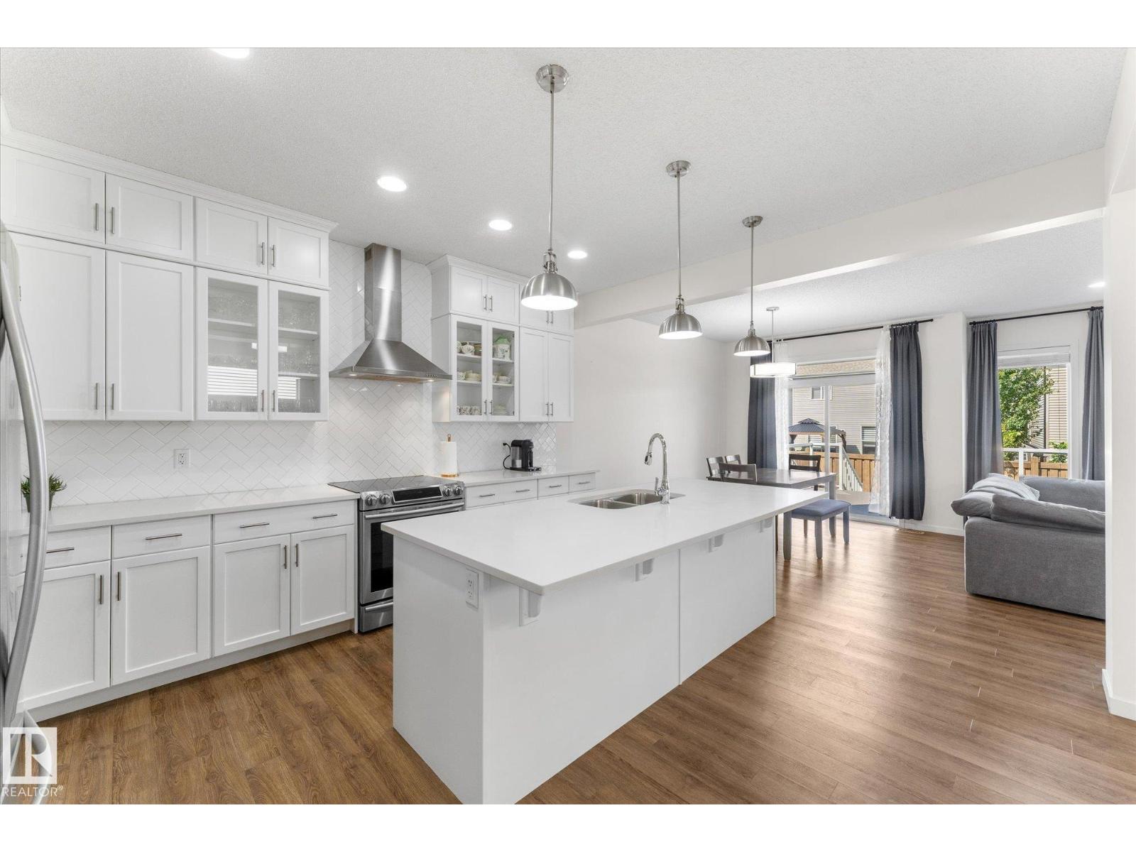 6116 175 AV NW - 11