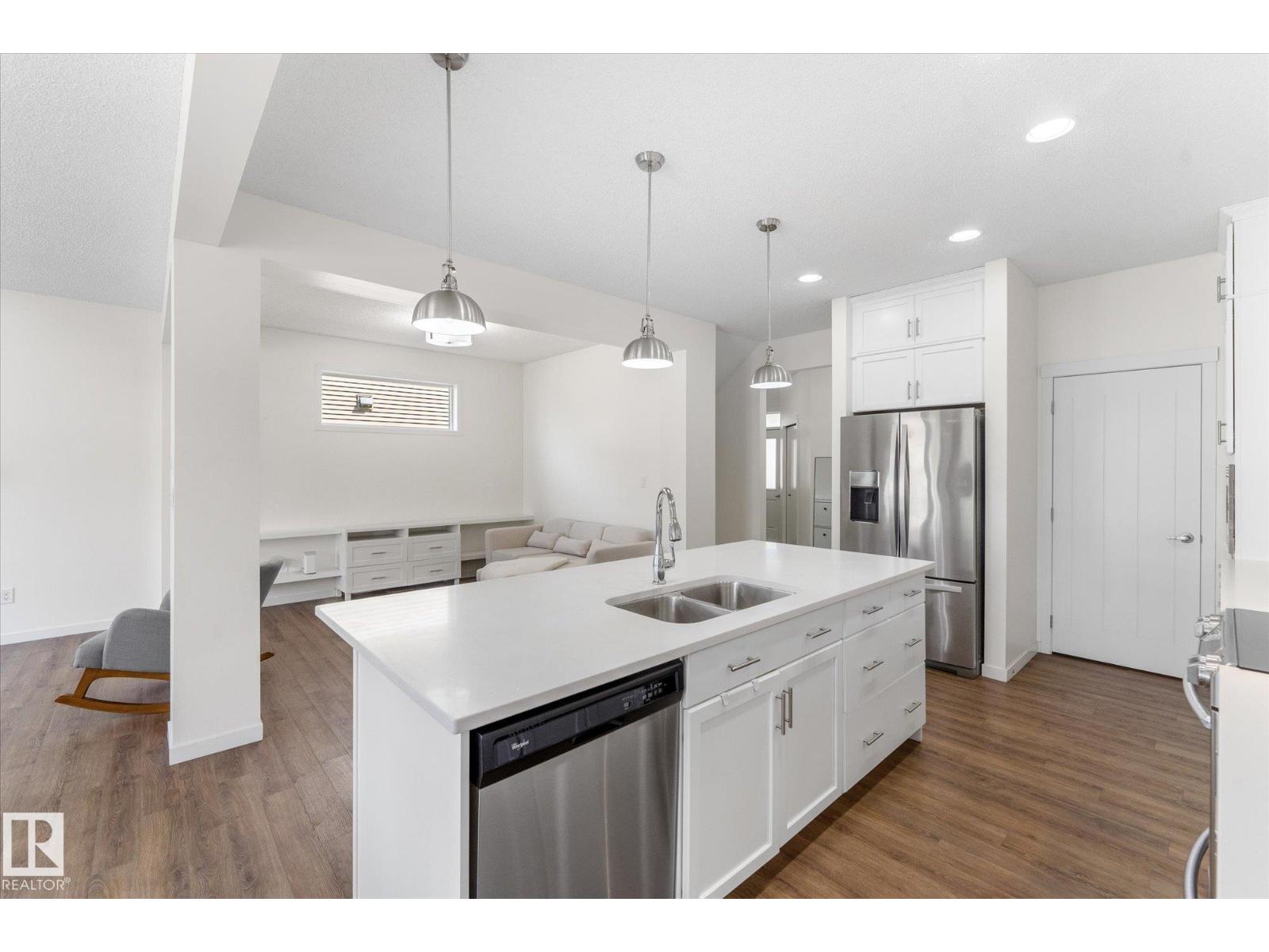 6116 175 AV NW - 16