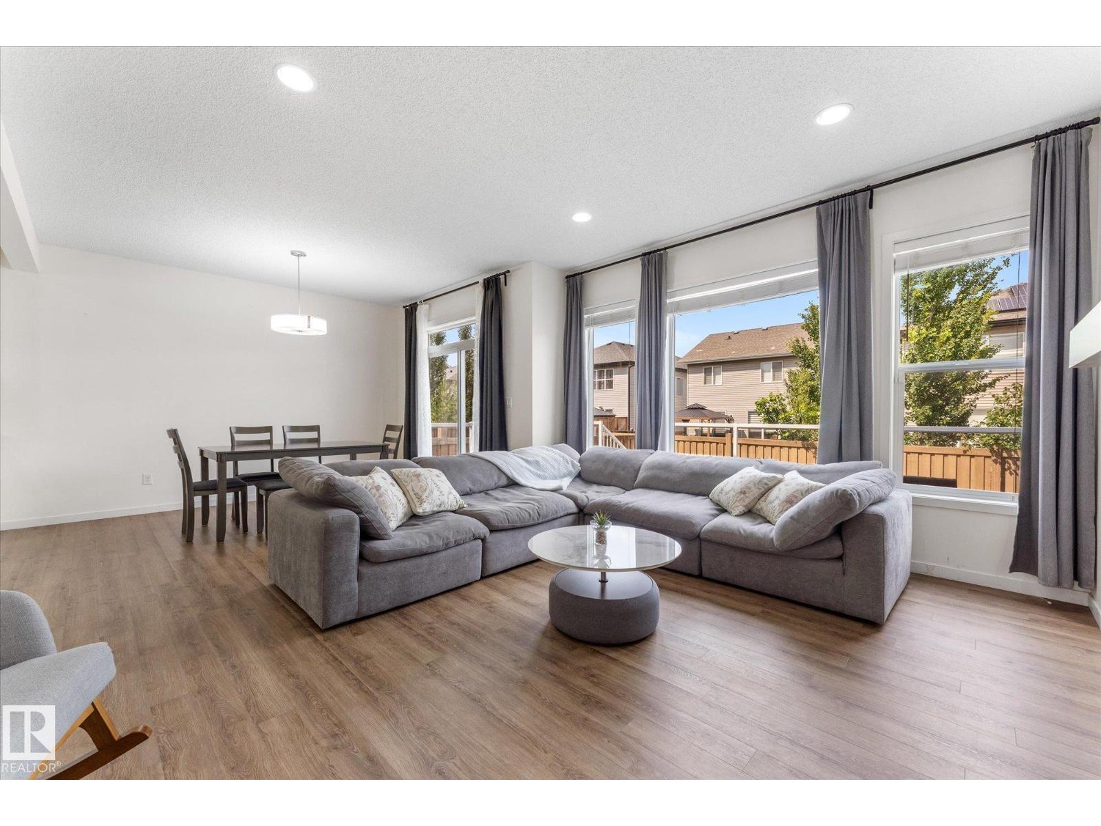 6116 175 AV NW - 20