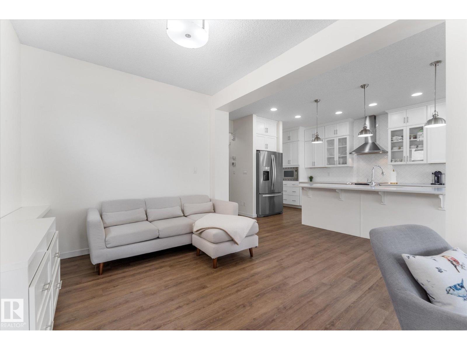 6116 175 AV NW - 22