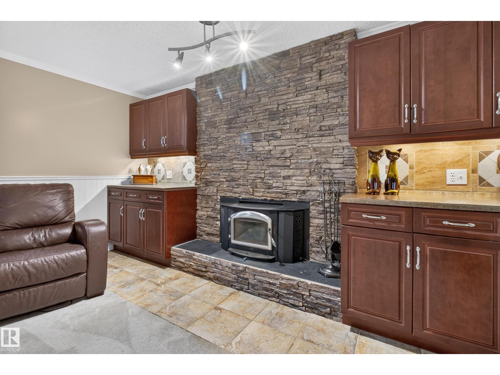 27 HIGHCLIFF RD - 40
