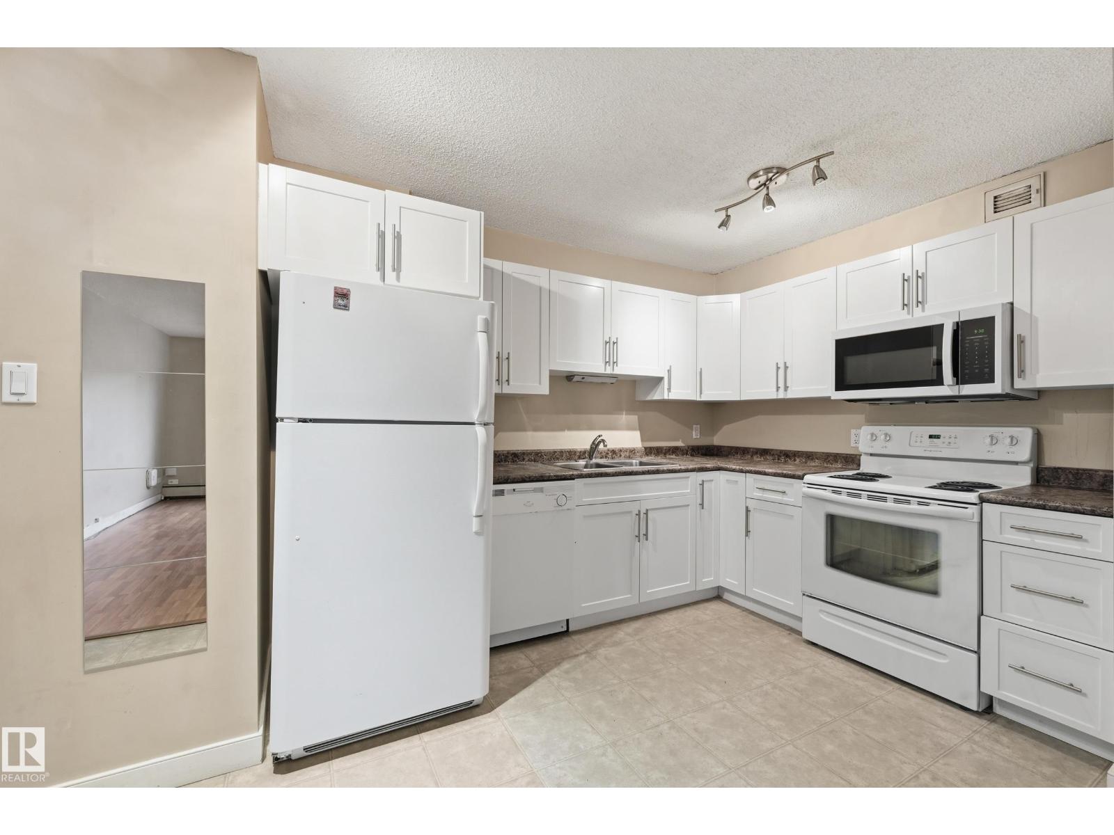 #209 9710 105 ST NW - 14