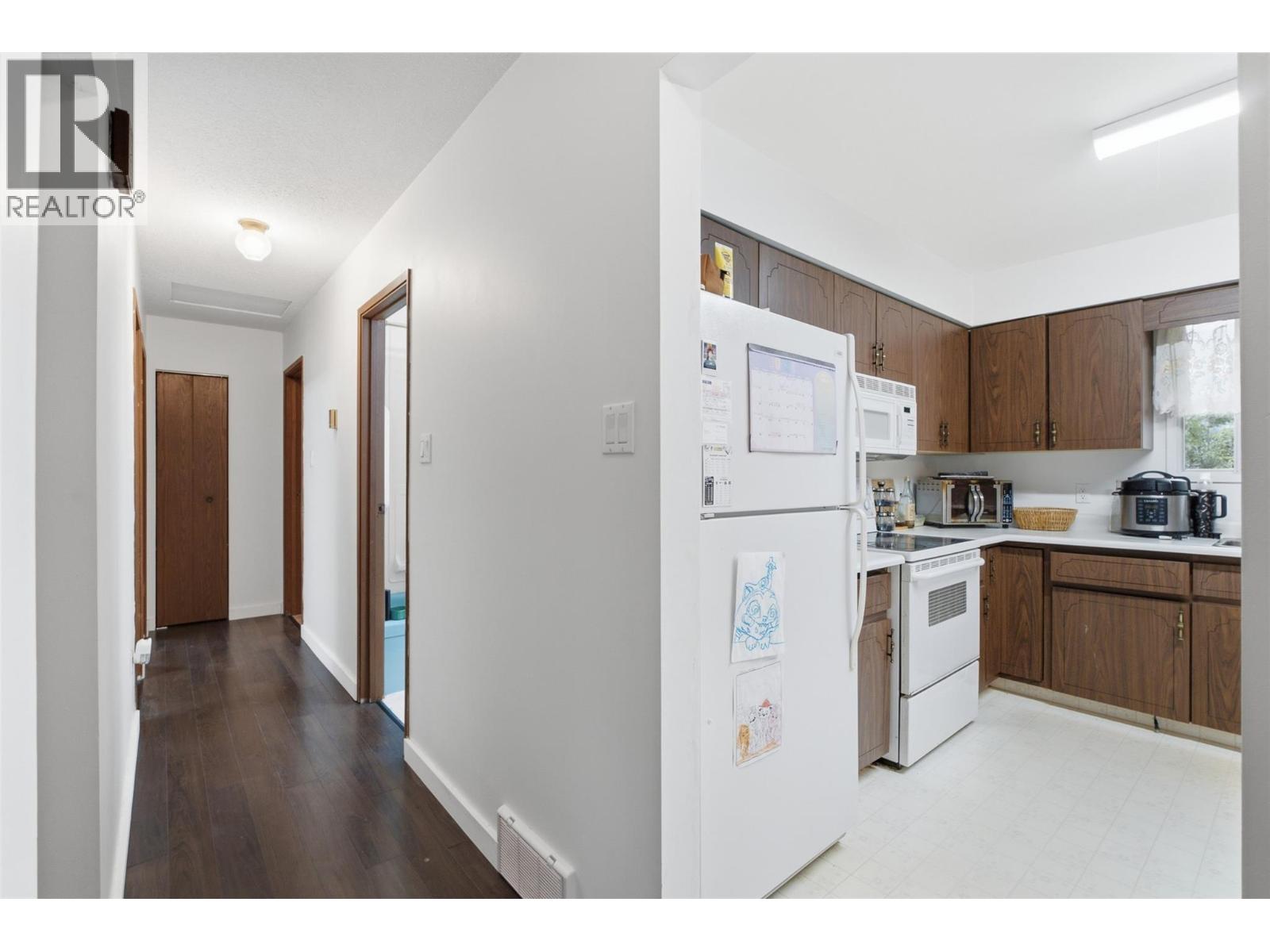 2475 Irvine Avenue - Image 5