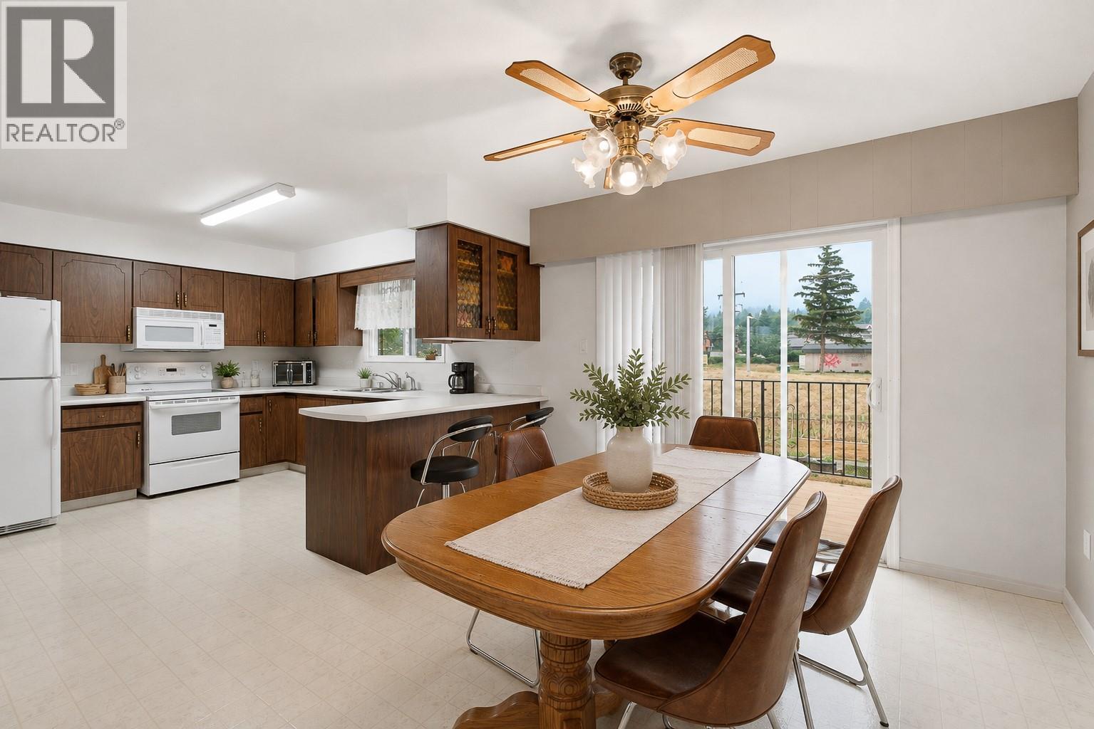 2475 Irvine Avenue - Image 9