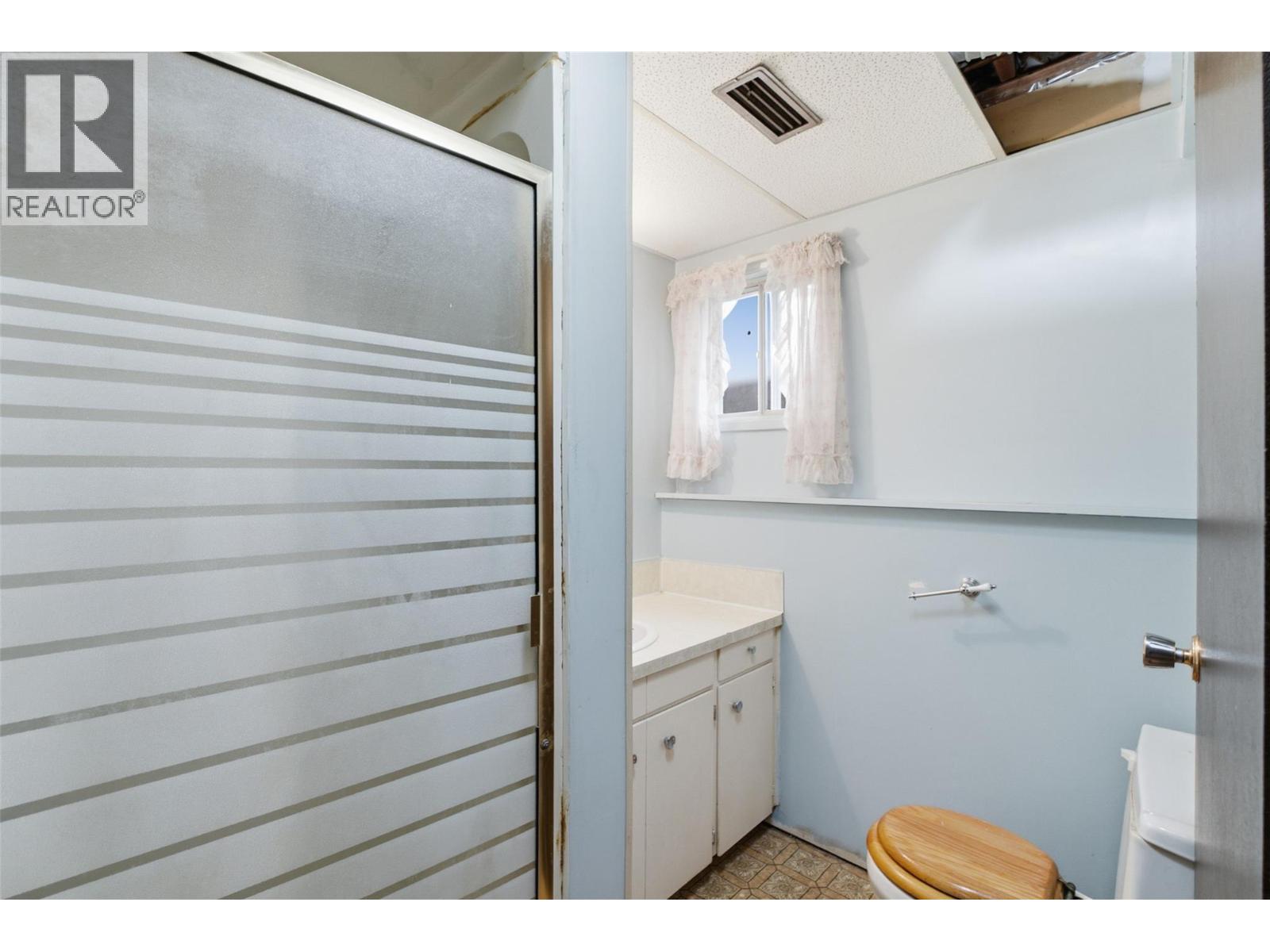 2475 Irvine Avenue - 29