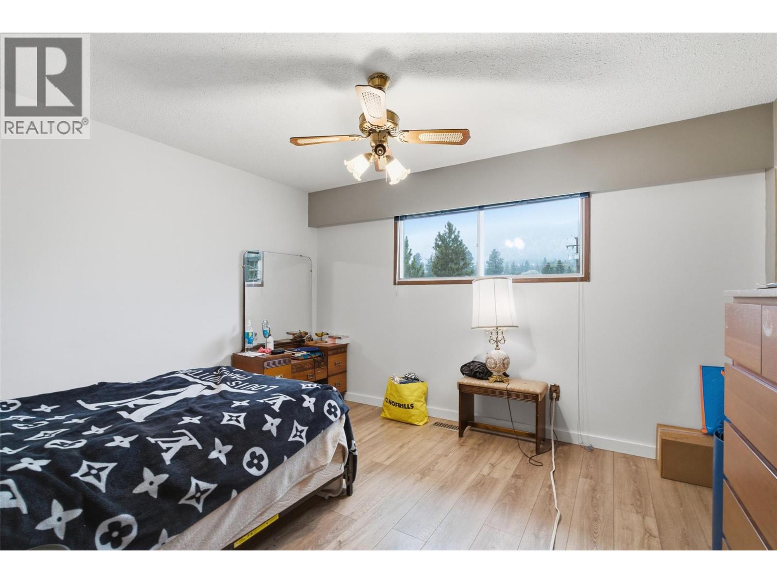 2475 Irvine Avenue - Image 17