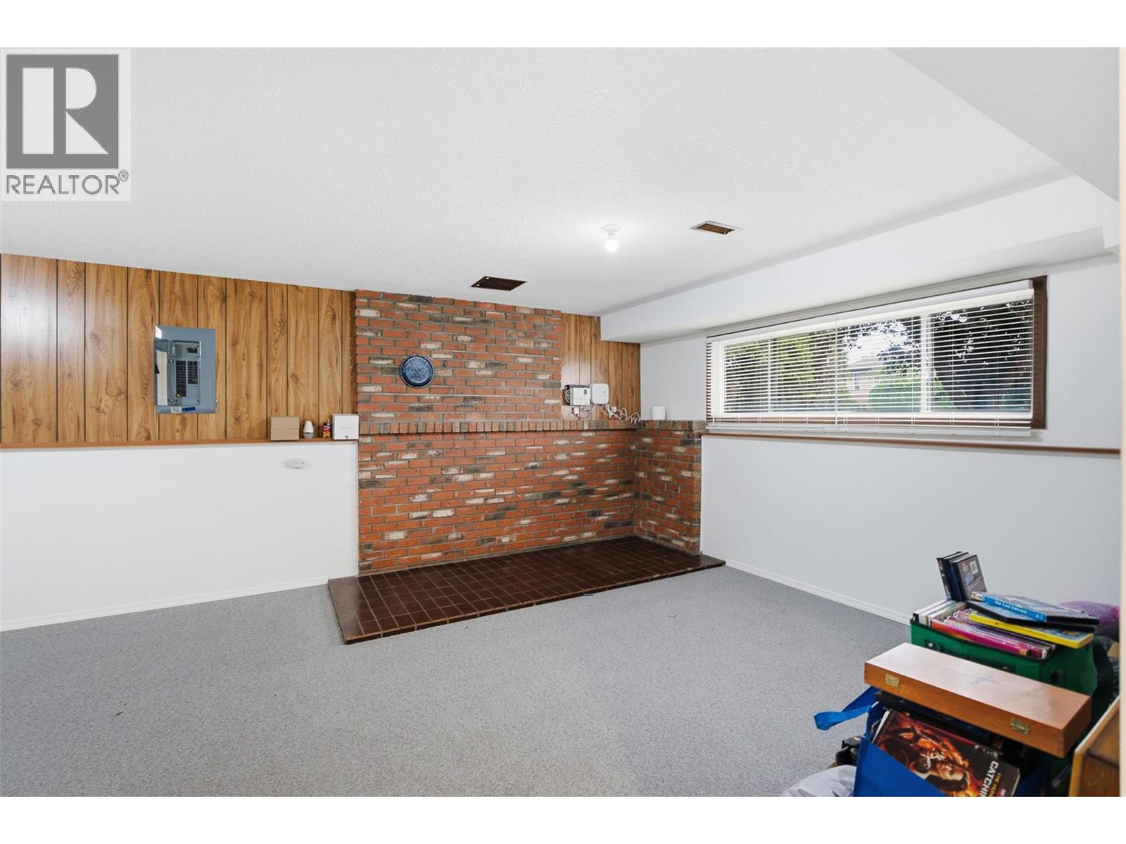 2475 Irvine Avenue - Image 24
