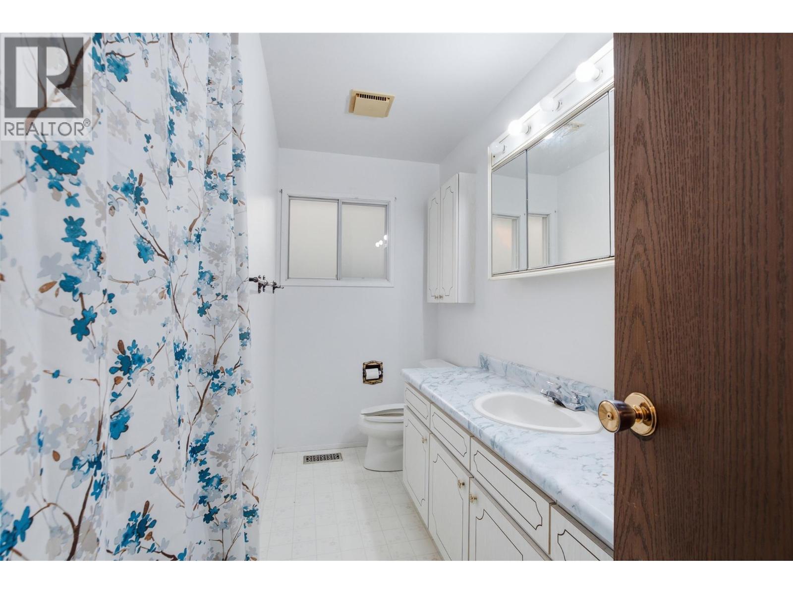 2475 Irvine Avenue - Image 13