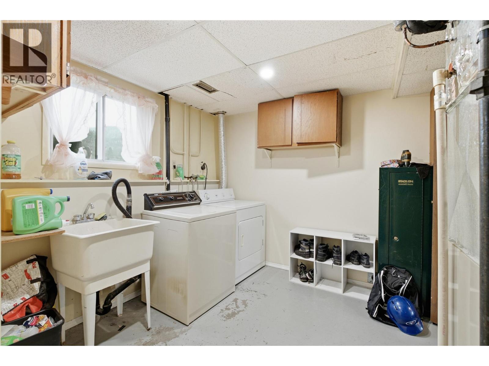 2475 Irvine Avenue - Image 30