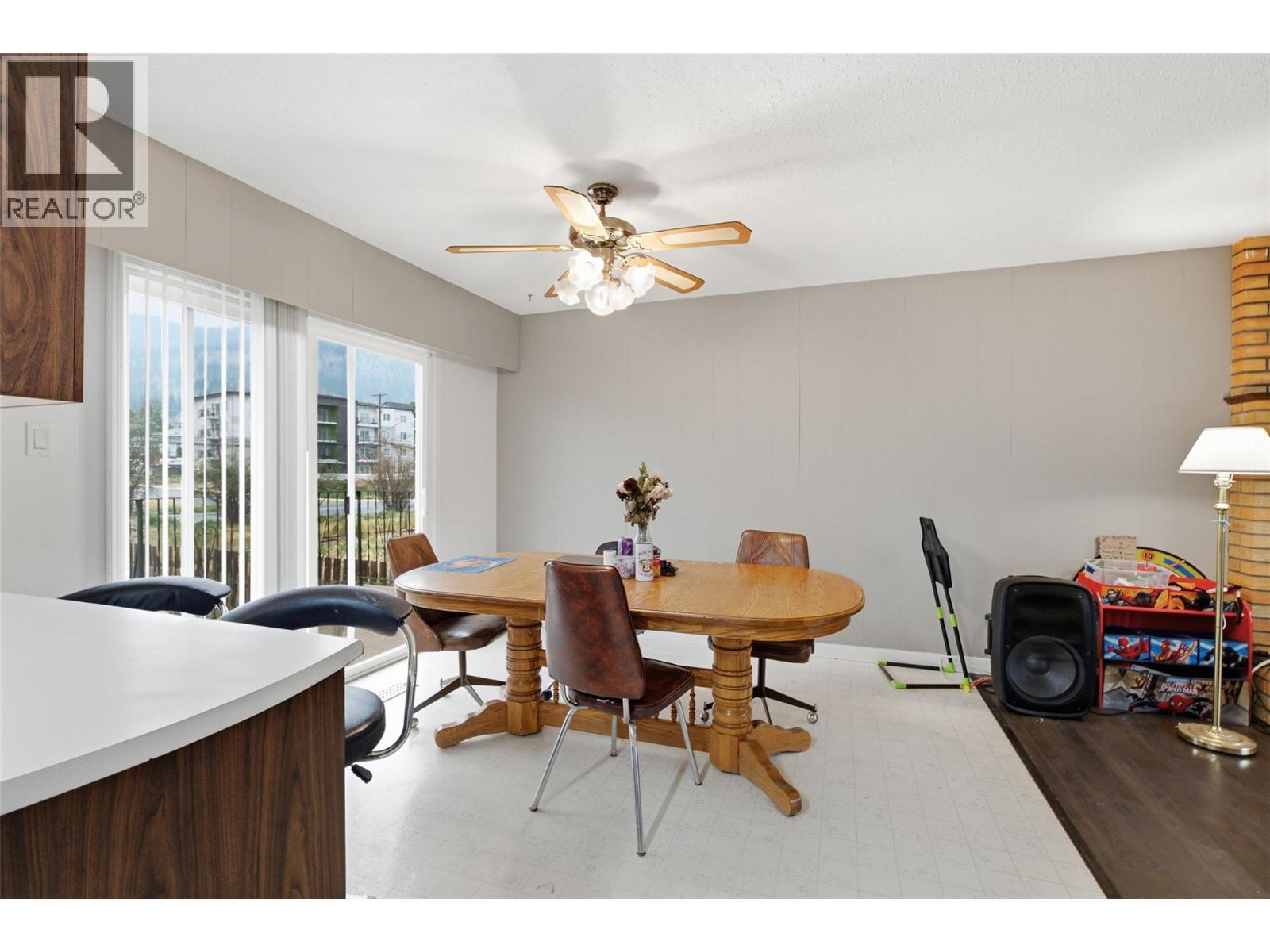 2475 Irvine Avenue - 20