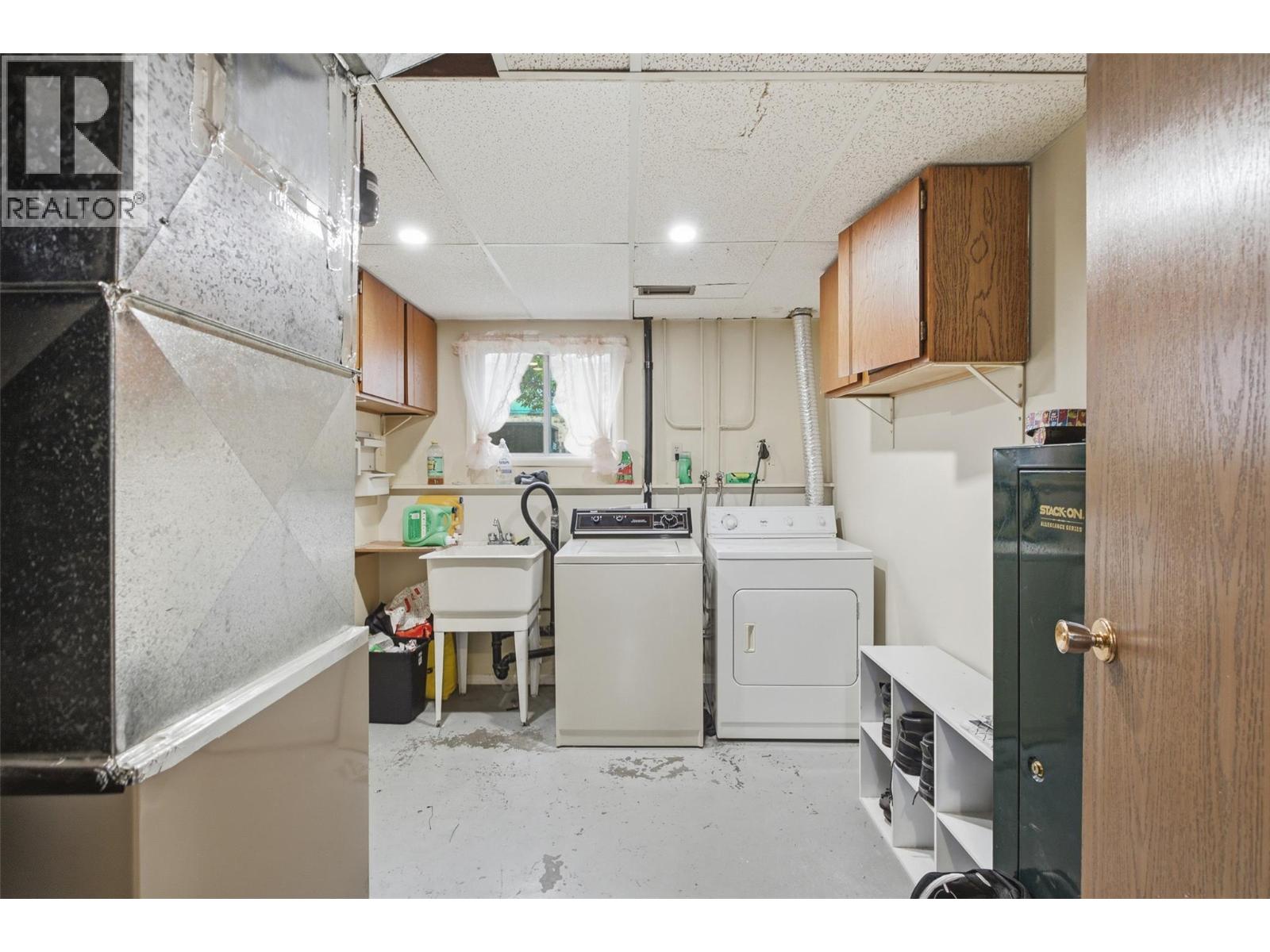 2475 Irvine Avenue - 28