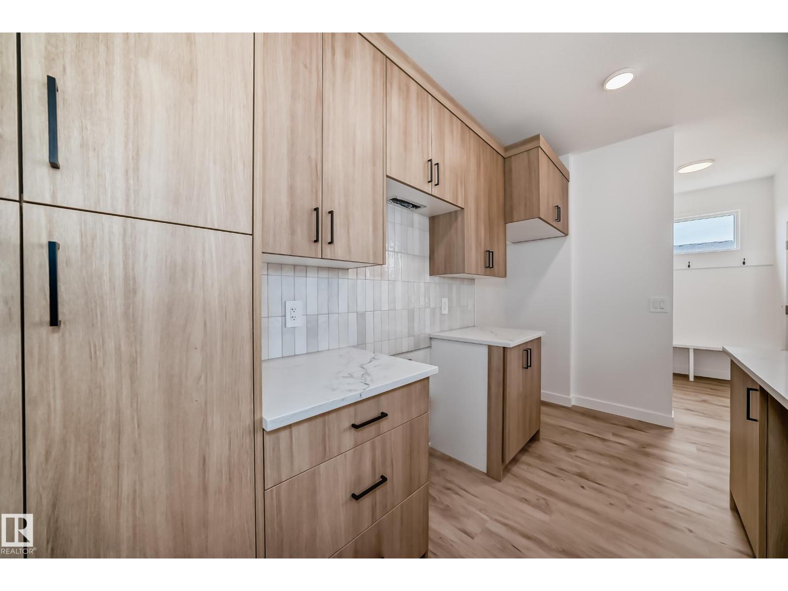 2638 62 ST SW - 12
