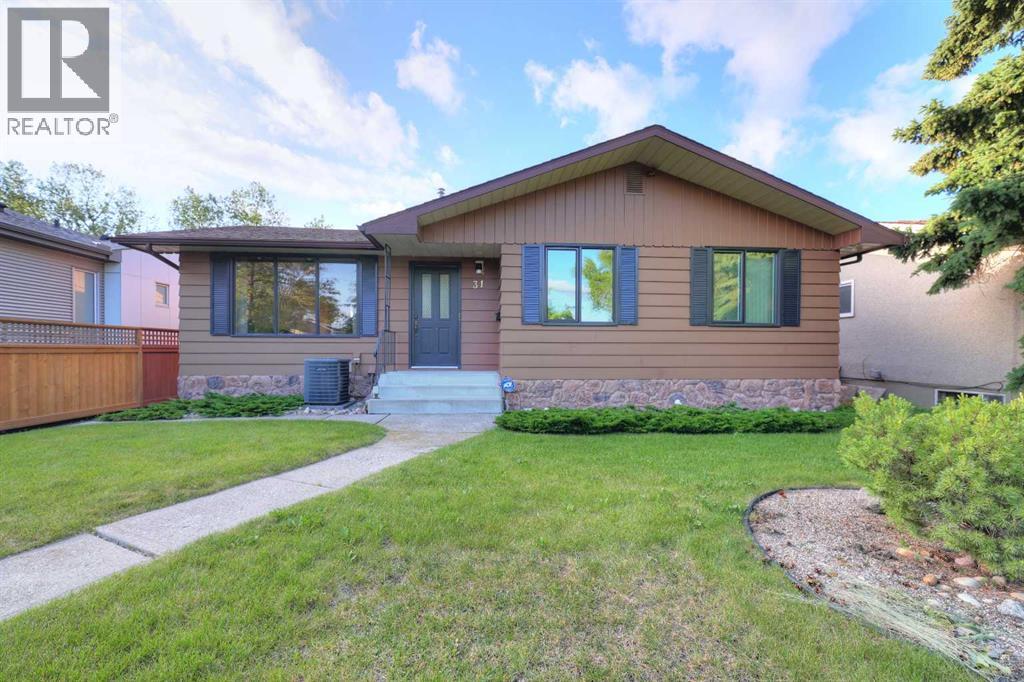 31 Rosery Drive NW, Calgary — photo 2