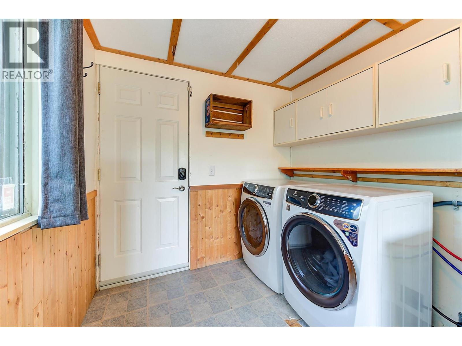 1060 Tataryn Road - Image 20