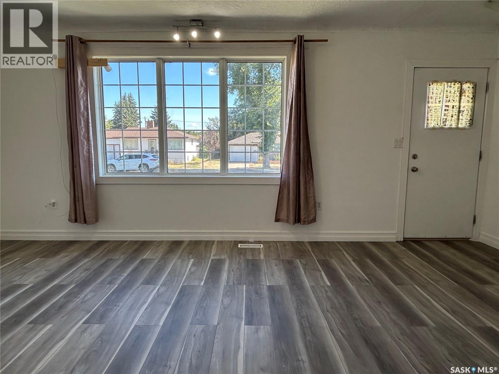 1706 2nd STREET, Estevan — photo 3