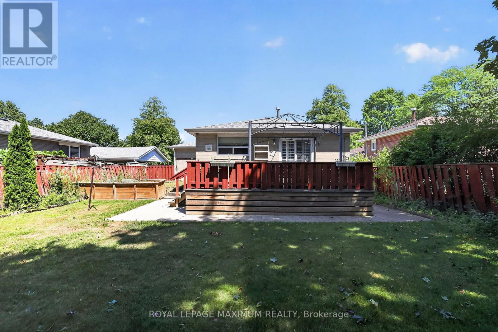 42 PERGOLA ROAD - 35