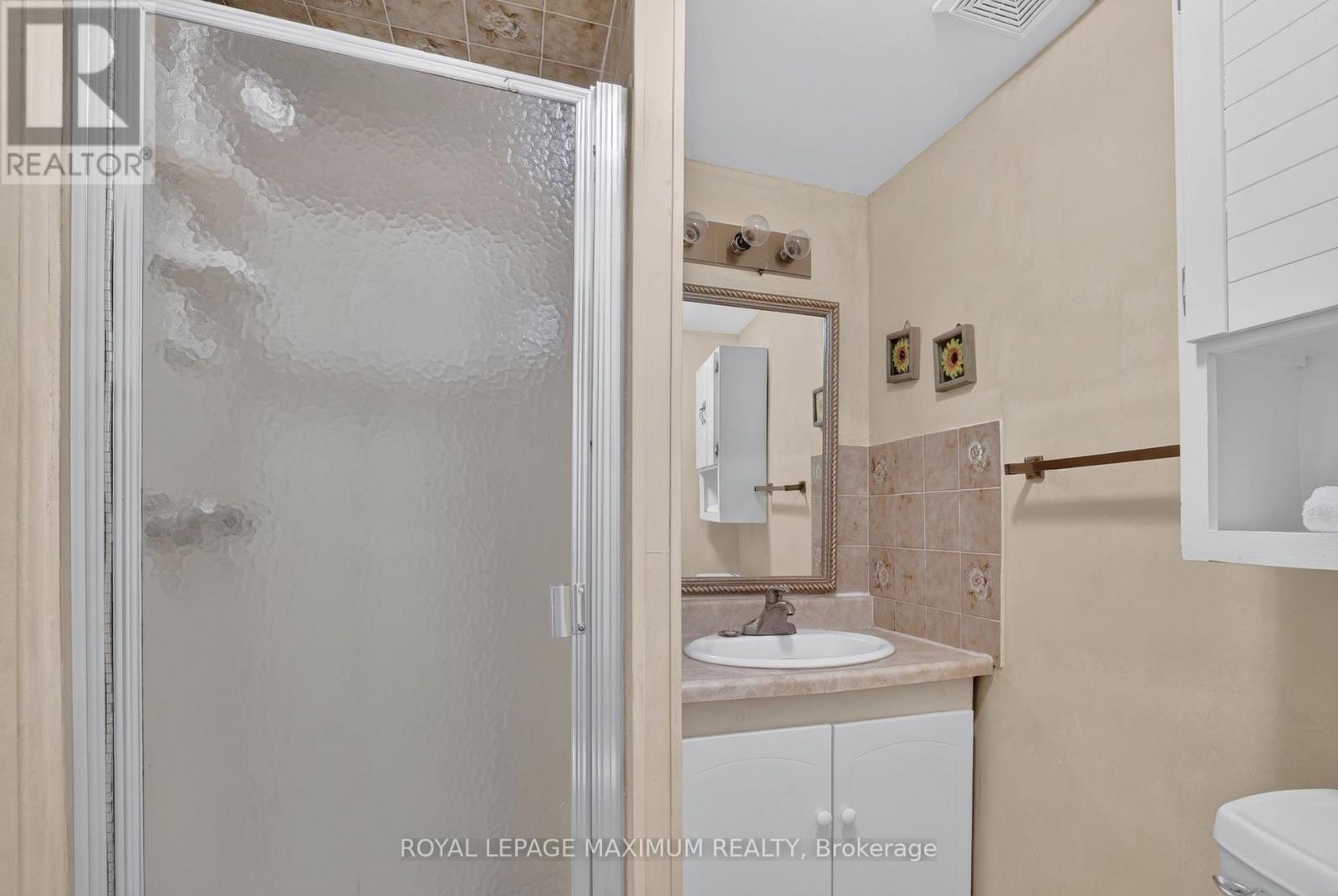 42 PERGOLA ROAD - Image 28