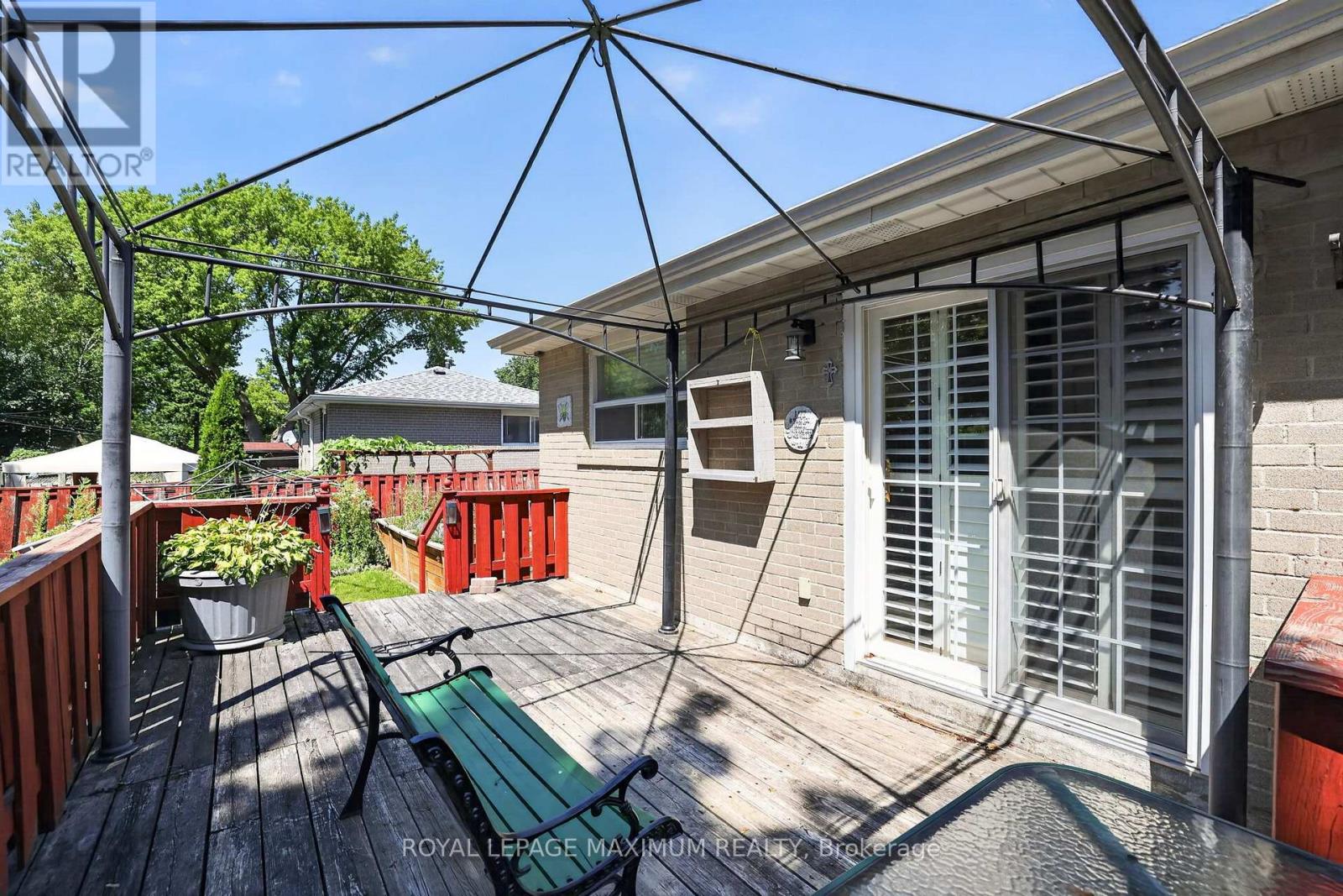 42 PERGOLA ROAD - Image 31