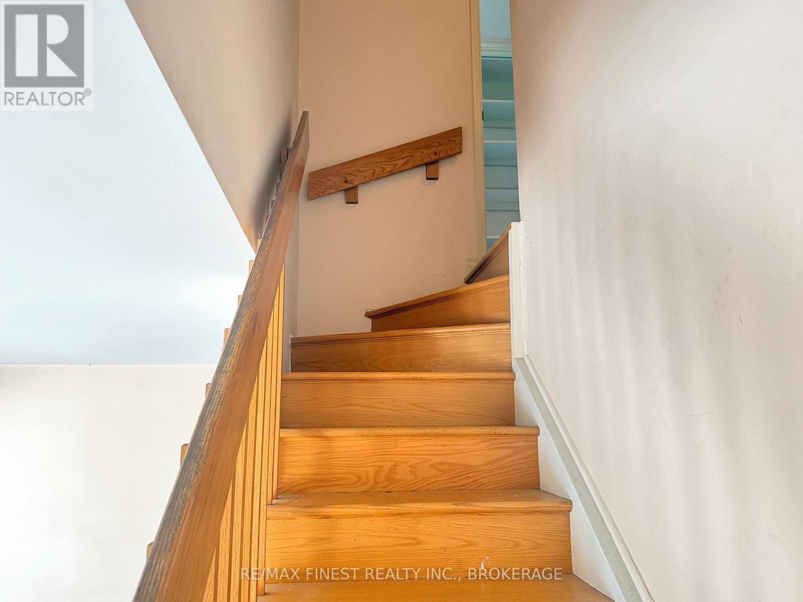 104 ONTARIO STREET - 26