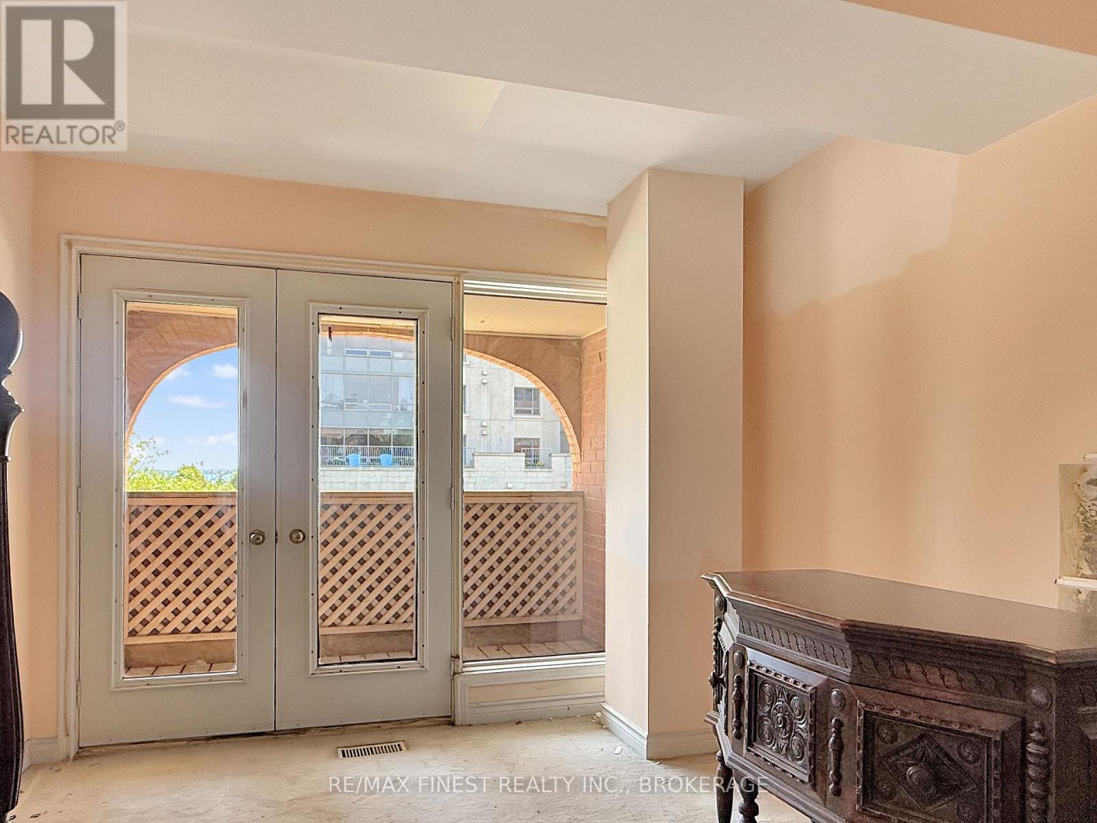 104 ONTARIO STREET - Image 28