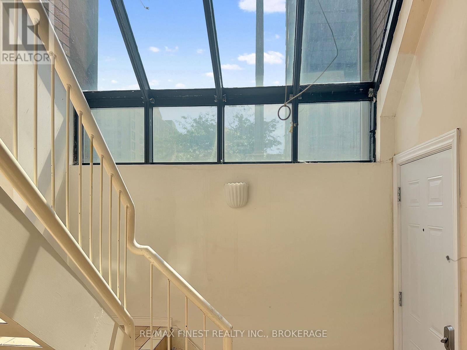 104 ONTARIO STREET - Image 9