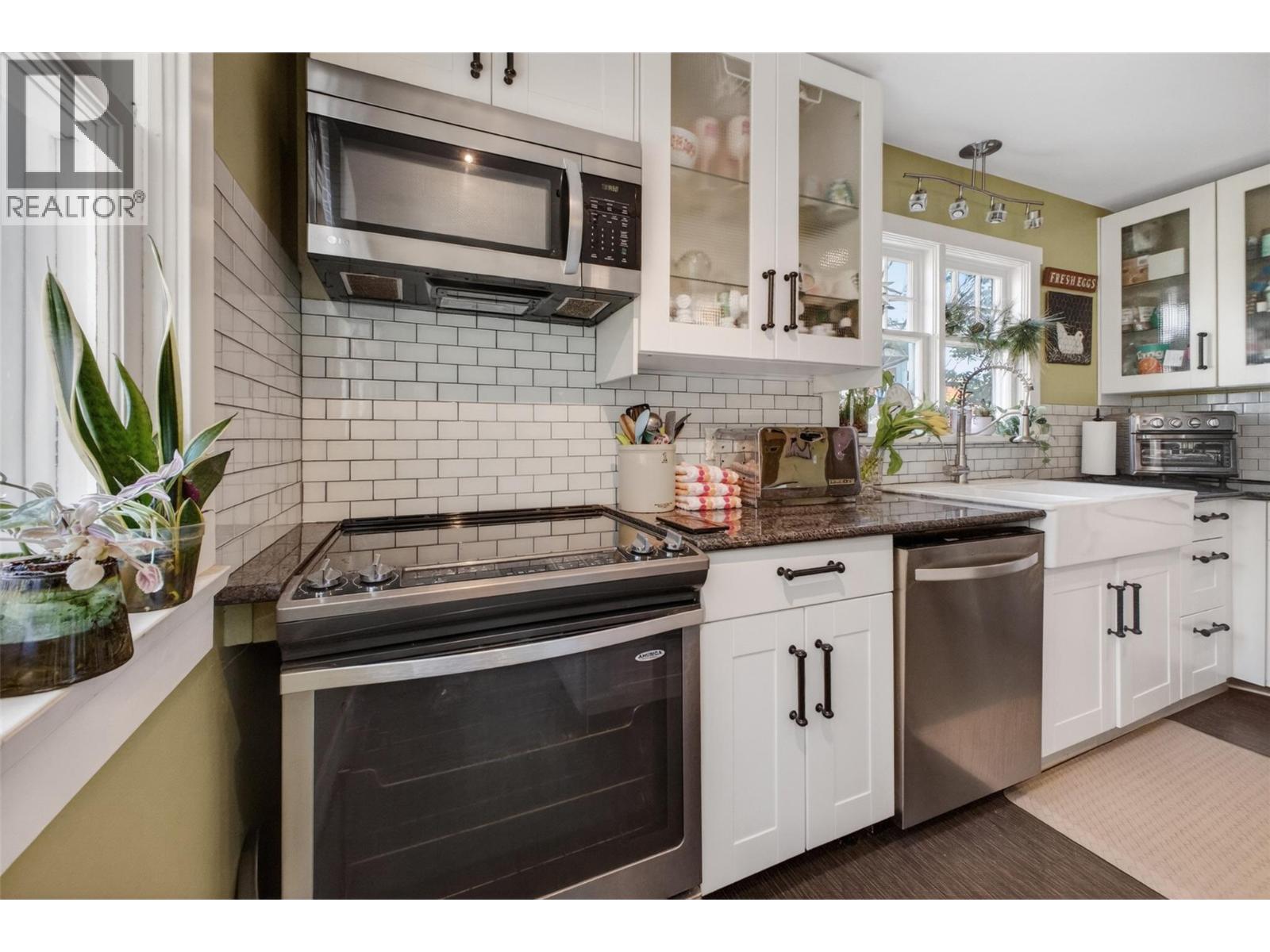 260 Lake Avenue - Image 31