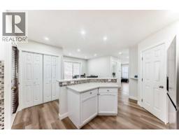 4pc Bathroom - 170 Country Hills Heights, Calgary, AB T3K5C6 Photo 9