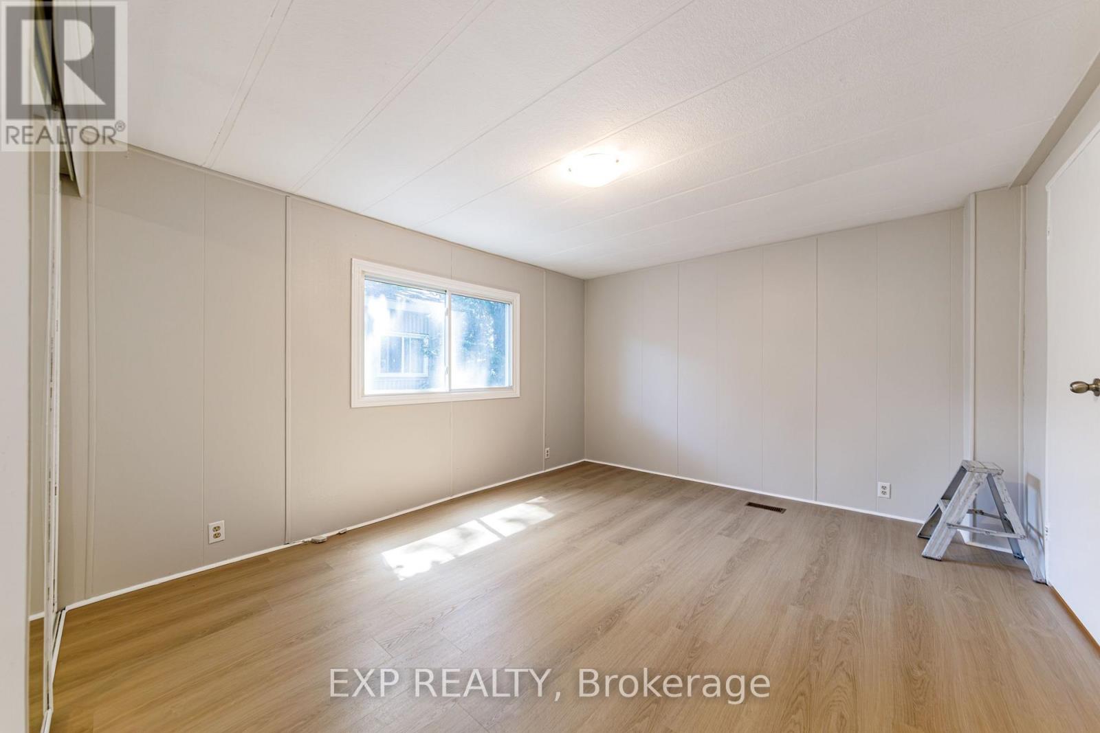 21 MAPLEWOOD AVENUE - 17