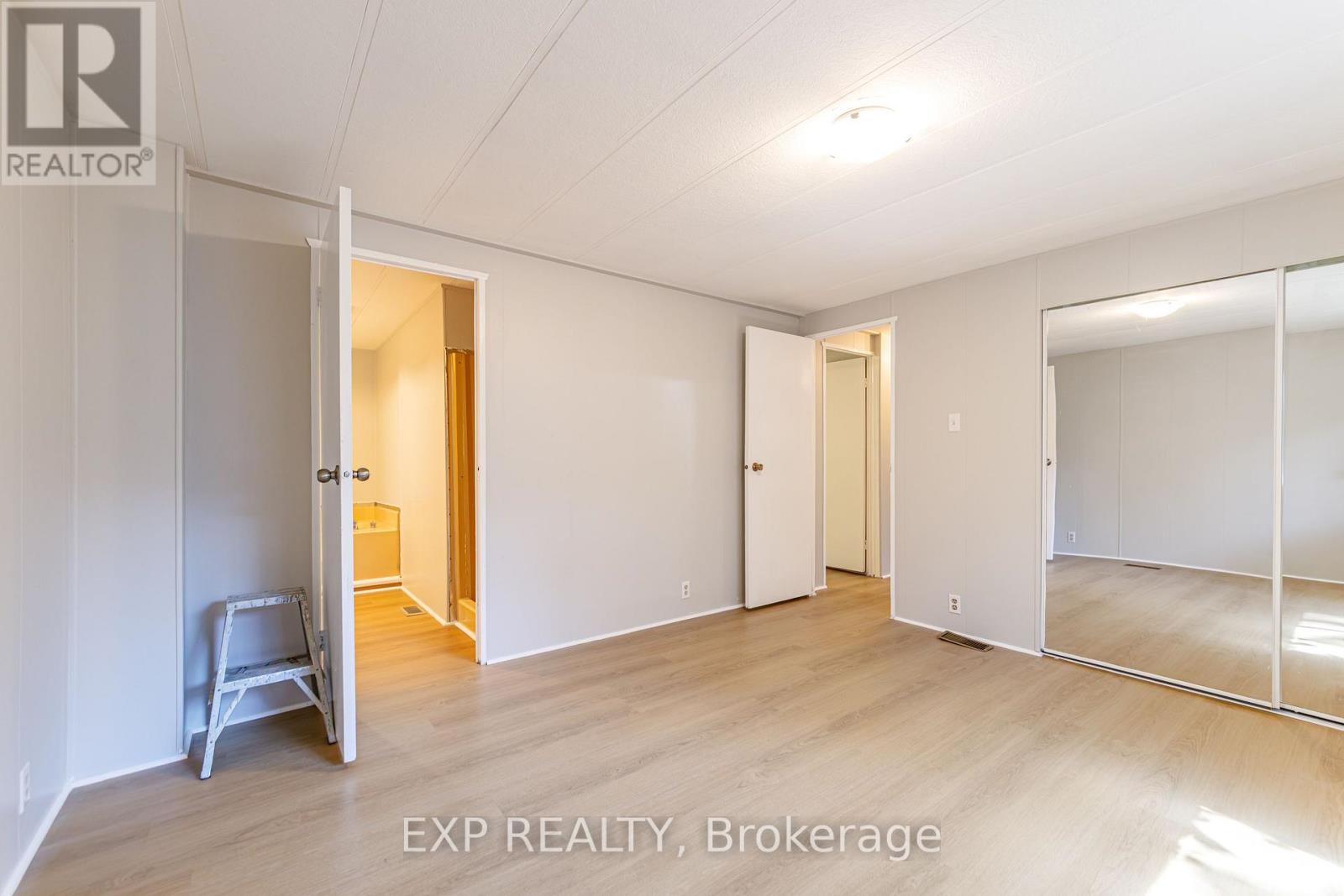 21 MAPLEWOOD AVENUE - 19