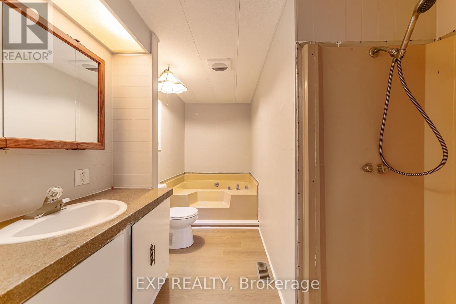 21 MAPLEWOOD AVENUE - 21
