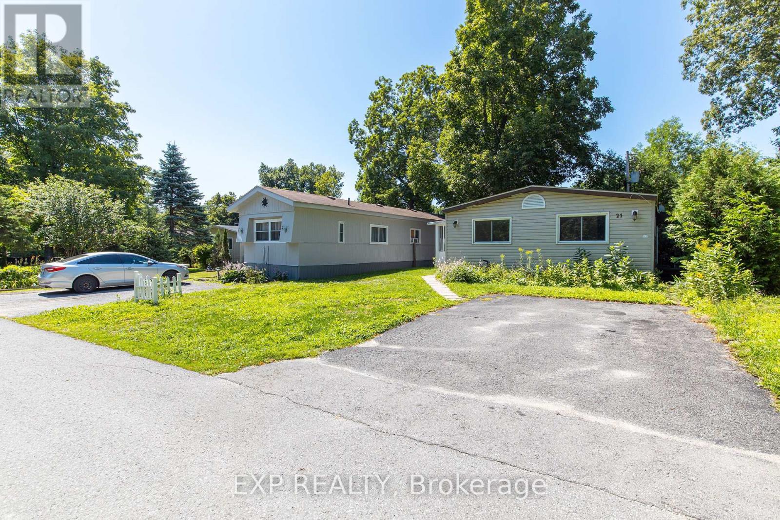 21 MAPLEWOOD AVENUE - 27
