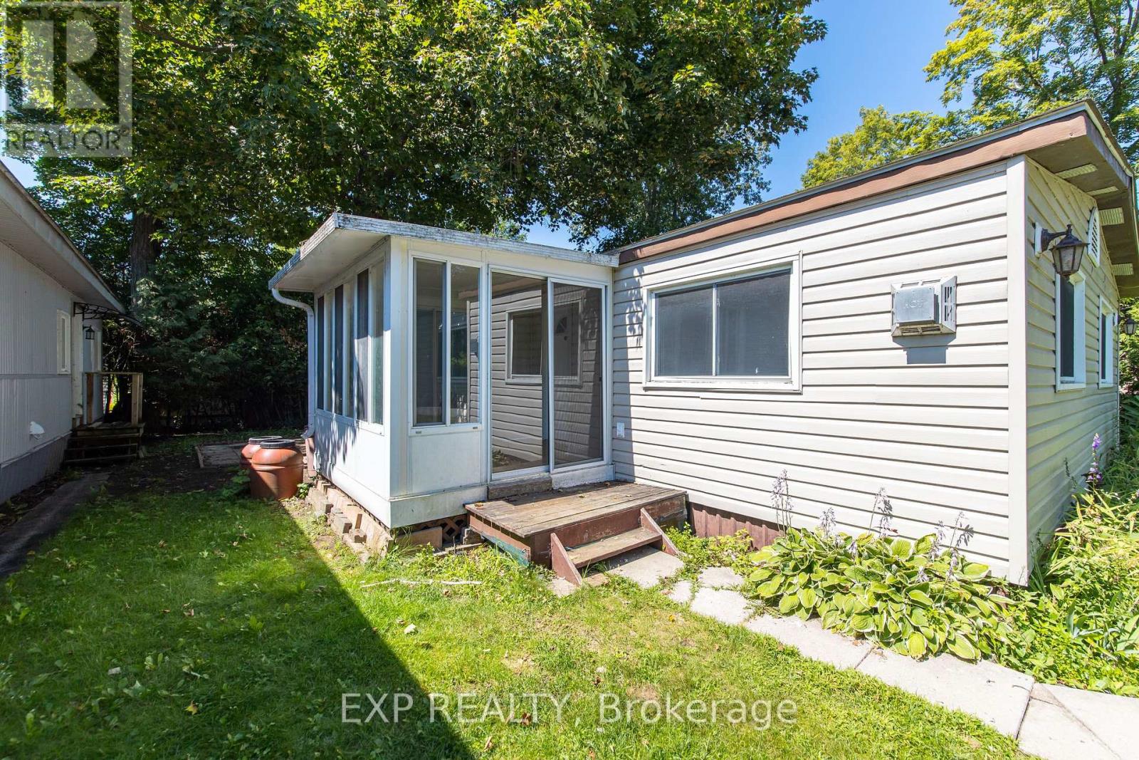 21 MAPLEWOOD AVENUE - 3