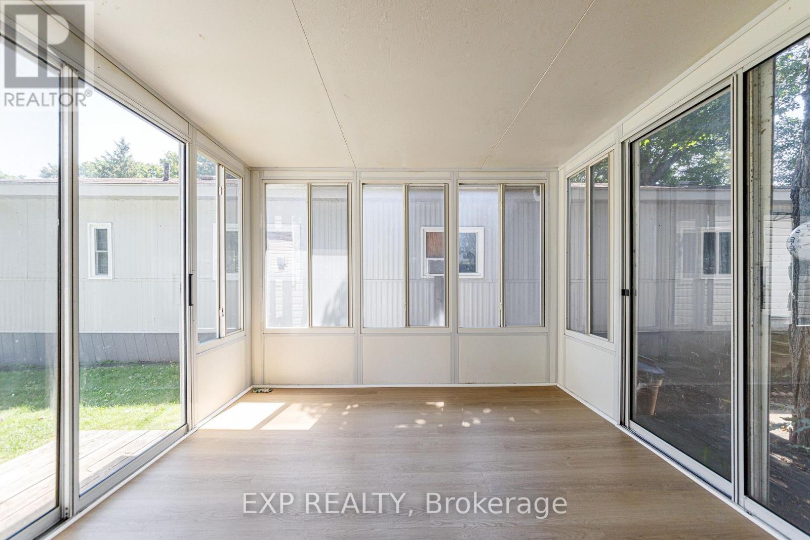21 MAPLEWOOD AVENUE - 4