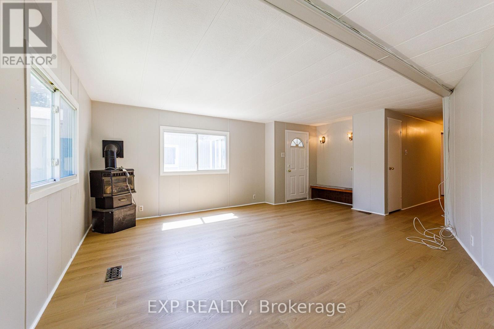 21 MAPLEWOOD AVENUE - 7
