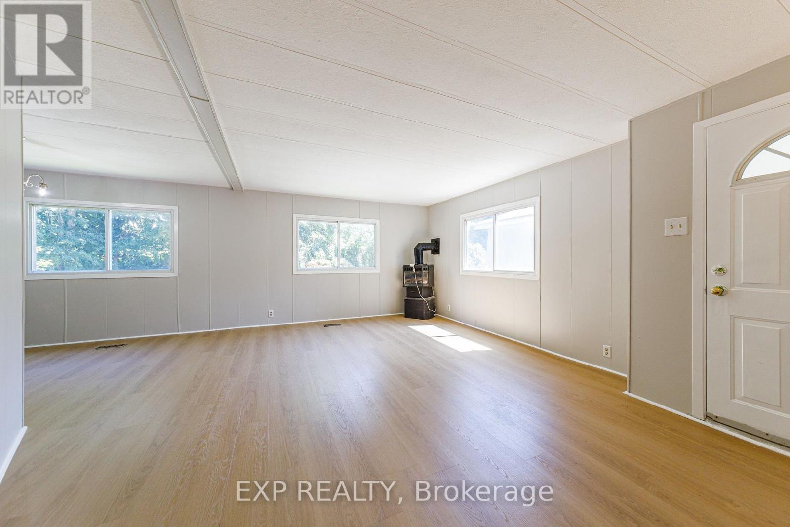 21 MAPLEWOOD AVENUE - 8
