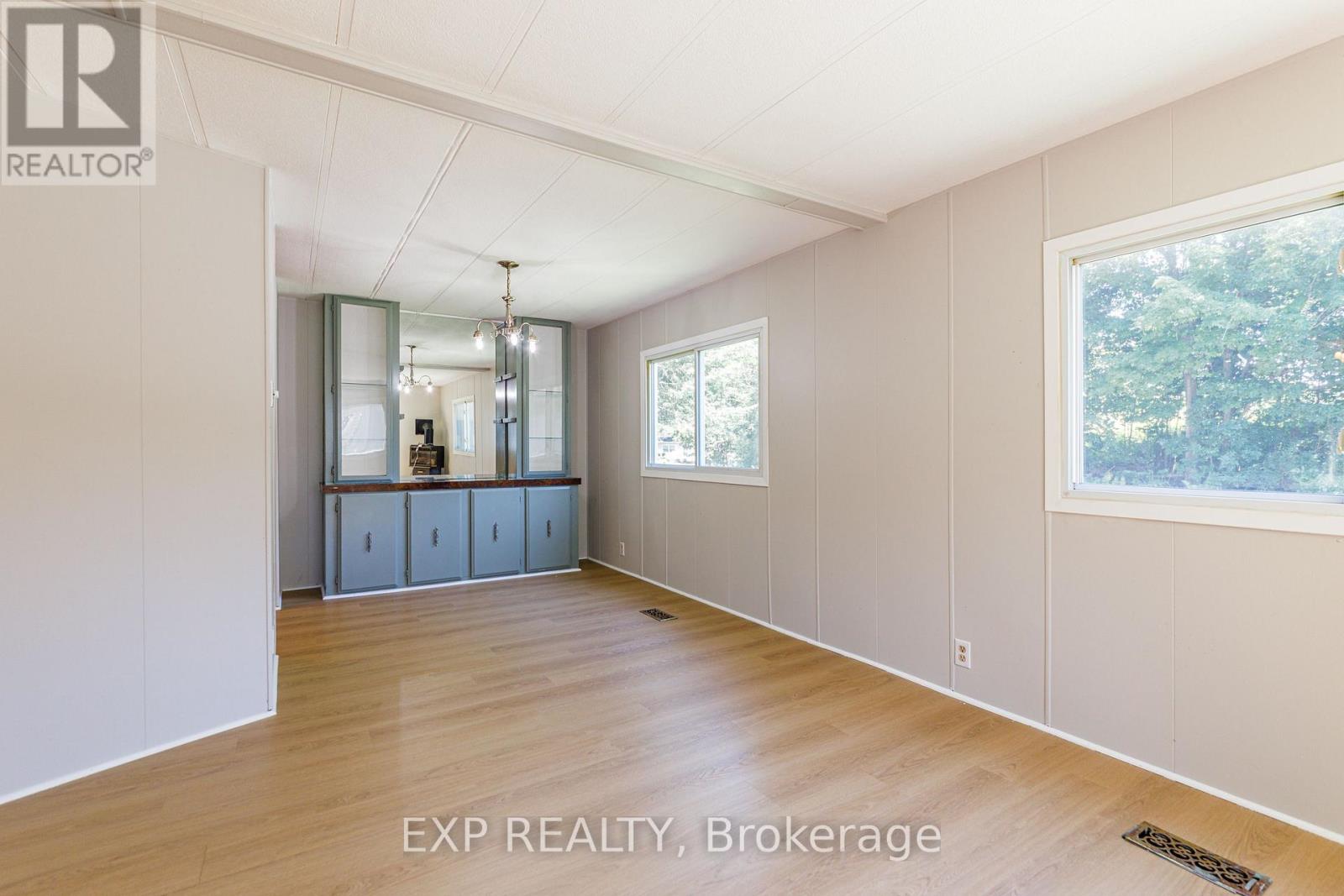 21 MAPLEWOOD AVENUE - 9