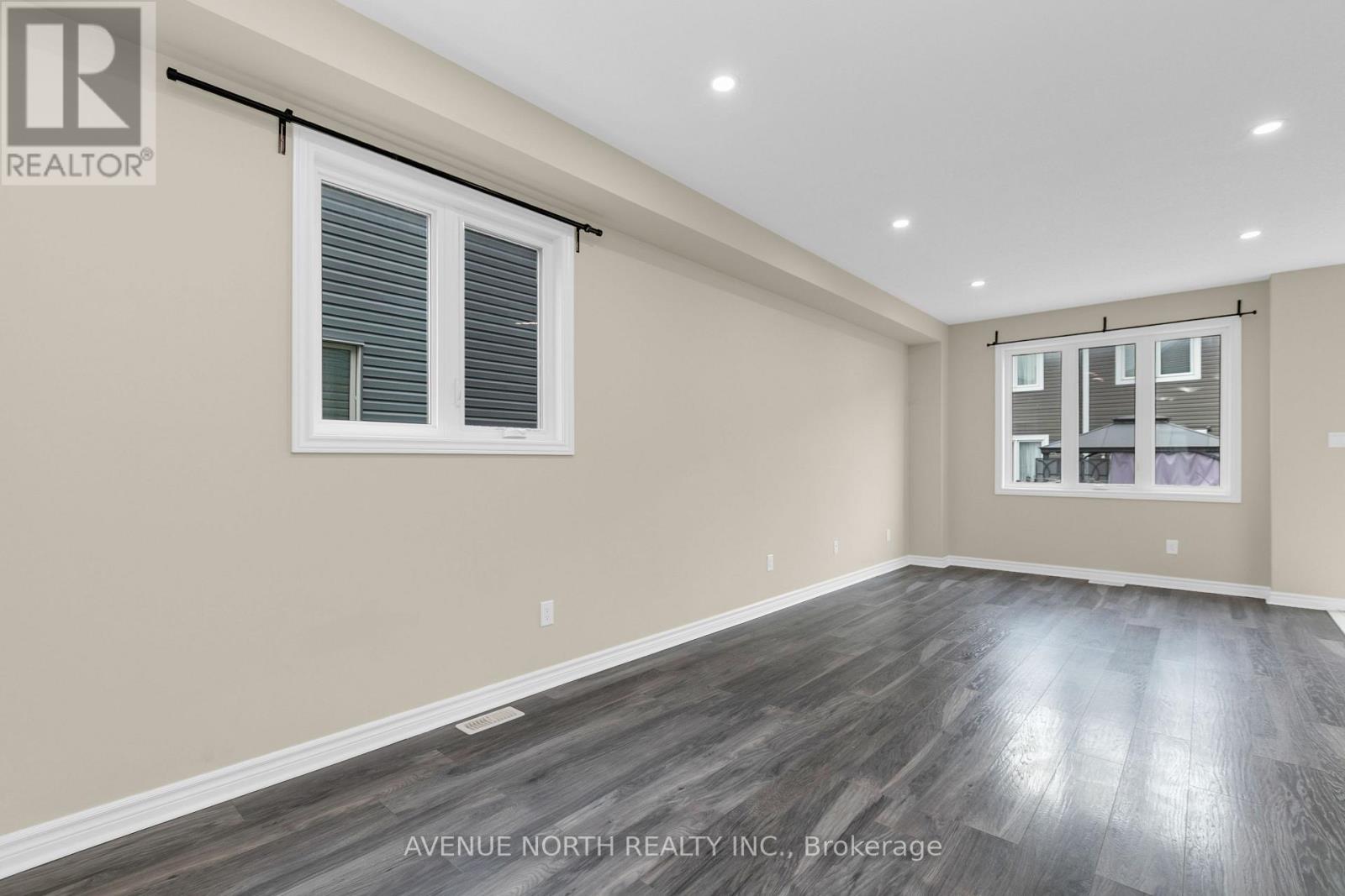 3 Bed, 3 Bath House for Sale in Ottawa – 940 KILBIRNIE DRIVE, Ottawa – MLS# X13651674 - Image 16