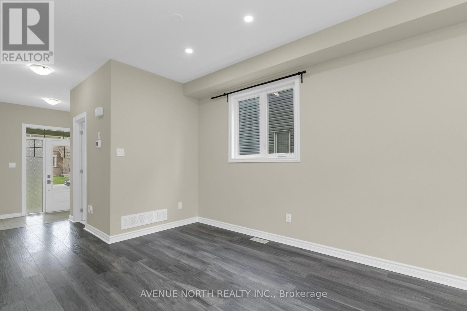 3 Bed, 3 Bath House for Sale in Ottawa – 940 KILBIRNIE DRIVE, Ottawa – MLS# X13651674 - Image 17
