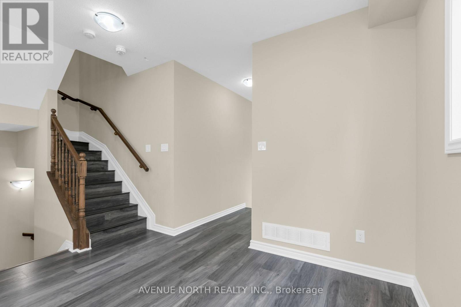 940 KILBIRNIE DRIVE - 18