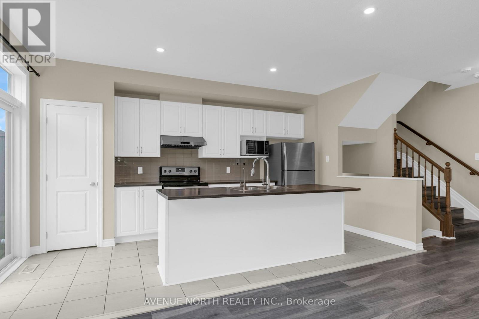 3 Bed, 3 Bath House for Sale in Ottawa – 940 KILBIRNIE DRIVE, Ottawa – MLS# X13651674 - Image 22