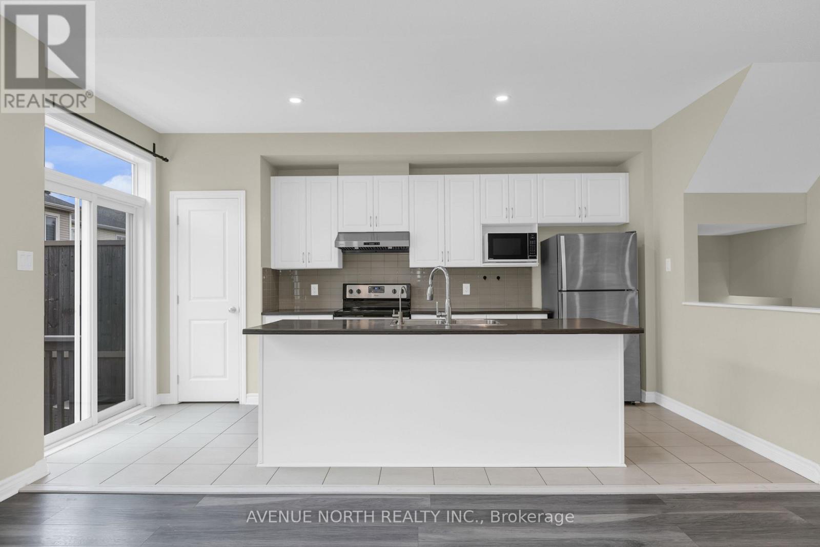 3 Bed, 3 Bath House for Sale in Ottawa – 940 KILBIRNIE DRIVE, Ottawa – MLS# X13651674 - Image 23