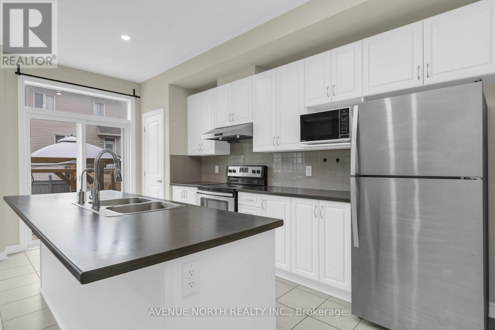 3 Bed, 3 Bath House for Sale in Ottawa – 940 KILBIRNIE DRIVE, Ottawa – MLS# X13651674 - Image 25