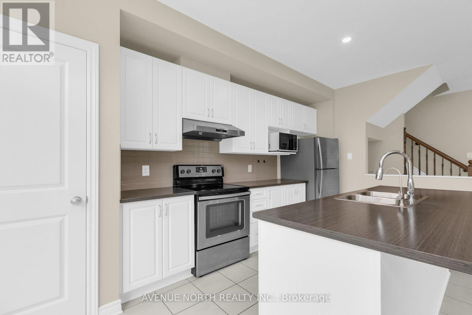 3 Bed, 3 Bath House for Sale in Ottawa – 940 KILBIRNIE DRIVE, Ottawa – MLS# X13651674 - Image 26