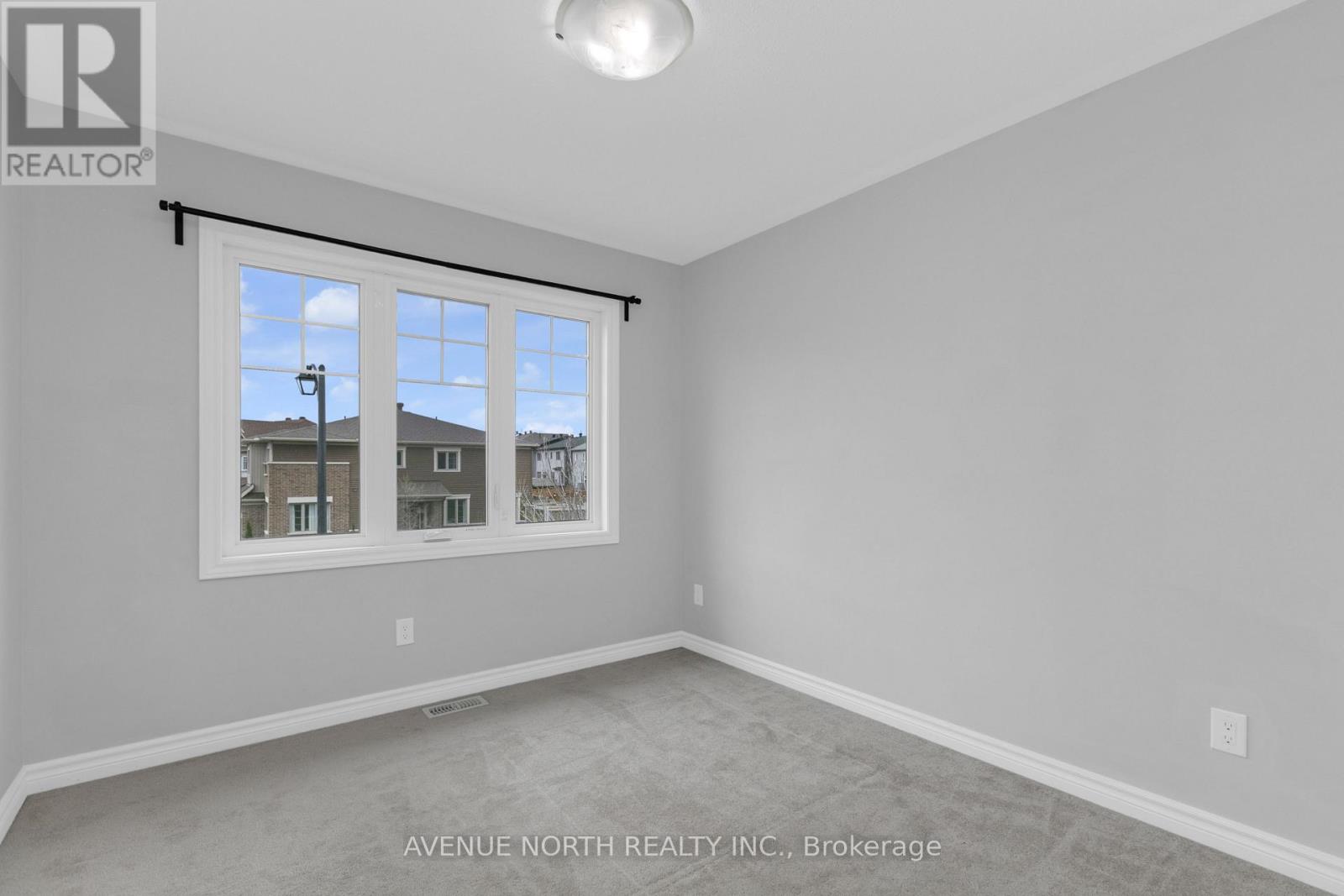 3 Bed, 3 Bath House for Sale in Ottawa – 940 KILBIRNIE DRIVE, Ottawa – MLS# X13651674 - Image 37